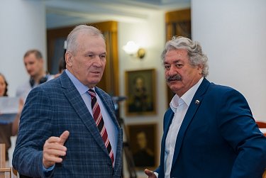 Депутаты приняли в первом чтении бюджет Оренбуржья 